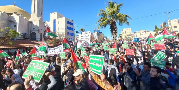 הפגנות המוניות מול השגרירות האמריקאית בירדן