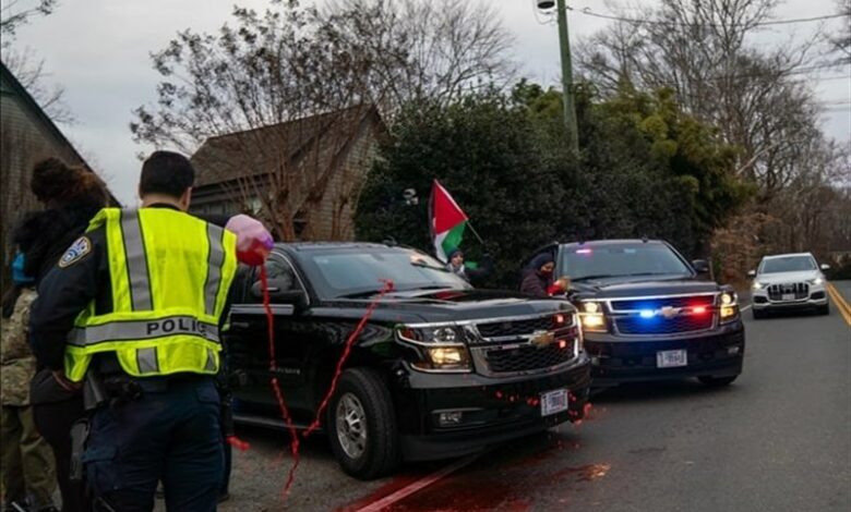 הפגנה של תומכי פלסטין מול ביתו של שר החוץ האמריקני