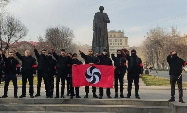 הצדעה נאצית מול פסל; הקמת תנועת ימין קיצוני חדשה בארמניה