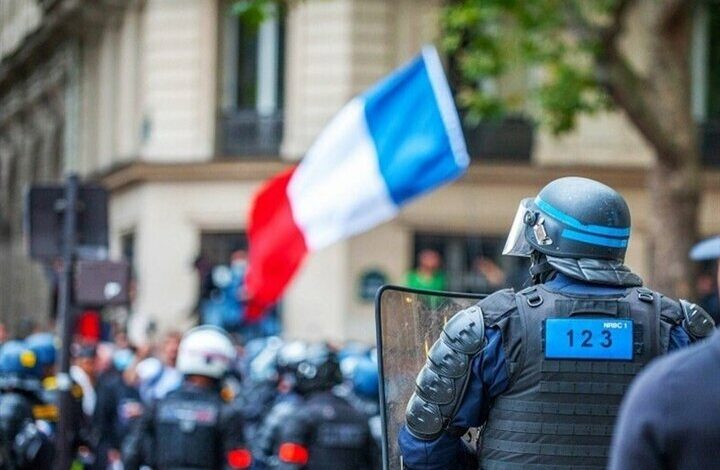 הפגנות בפריז; הצרפתים רצו לעזוב את נאט”ו