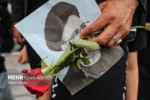אנשי קרגיל אבלים על השהיד ראיסי ומוקירים כבוד למנהיג המהפכה