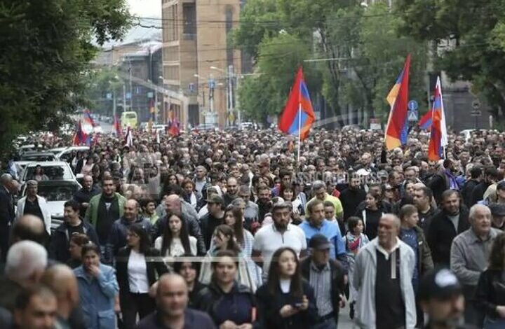 המפגינים בארמניה דרשו את התפטרותו של ניקול פאשיניאן