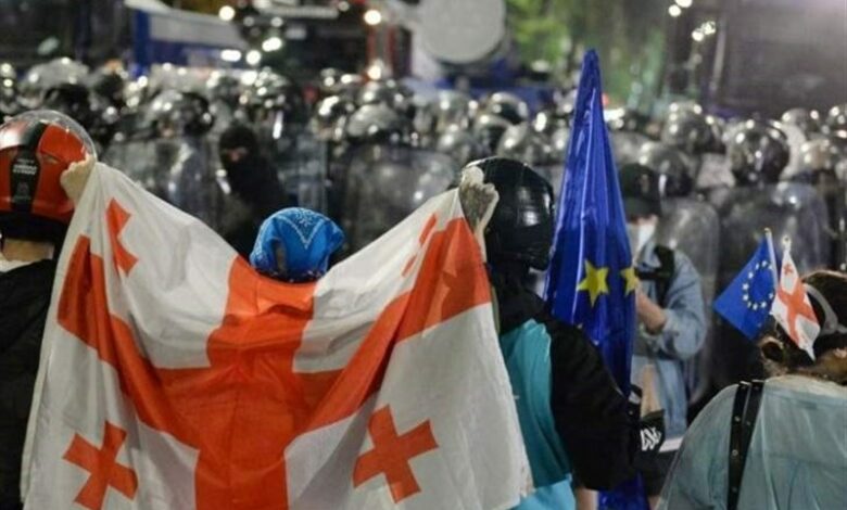 המשך ההפגנות בטביליסי ובאיחוד האירופי אזהרה