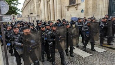 משטרת צרפת תקפה תומכים פלסטינים באוניברסיטת סיינס פו.