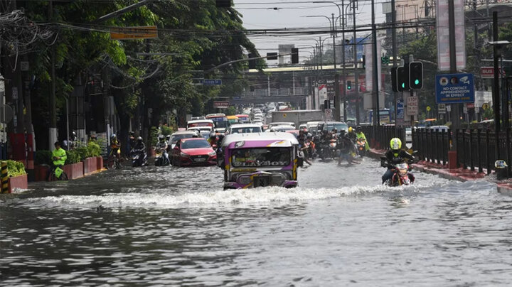 סופת טייפון בפיליפינים / יותר מ-8 אלף בני אדם נעקרו מבתיהם