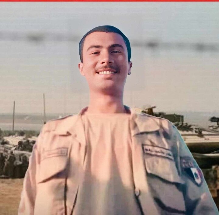 تشییع پیکر سرباز مصری که به دست نظامیان صهیونیست شهید شد+فیلم