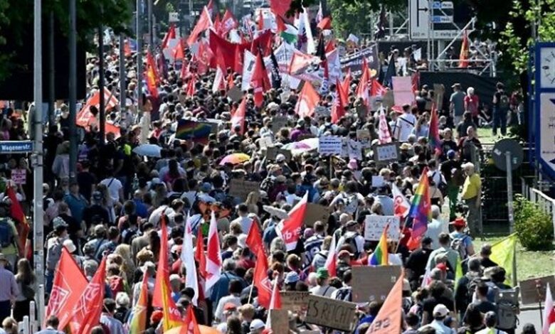 ההפגנות נגד המפלגה הקיצונית בגרמניה הפכו לאלימות