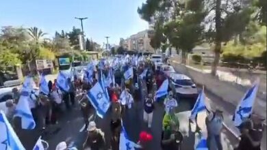 הפגנה של מפגינים ציונים נגד “הקבינט ההורס” של נתניהו + סרטון