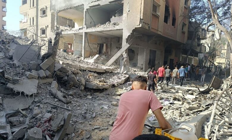 יום 256 של סערת אל-אקצא מות הקדושים של 12 פלסטינים בהפצצת מרכז עזה
