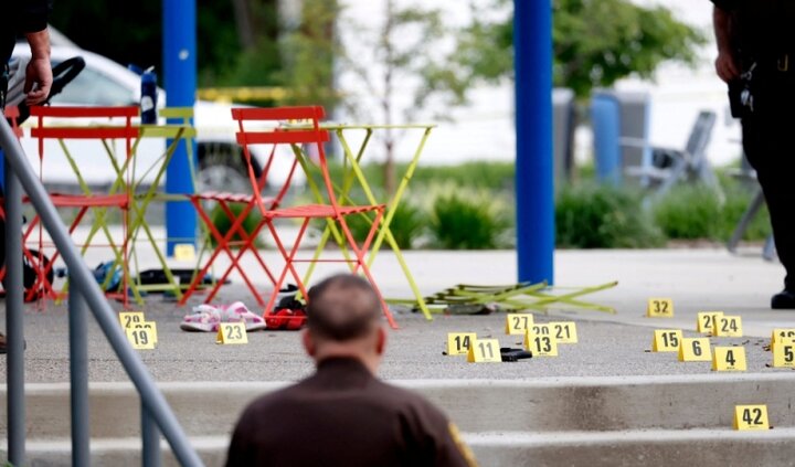 ירי בפארק המים של דטרויט, ארה”ב / לפחות 10 בני אדם נפצעו
