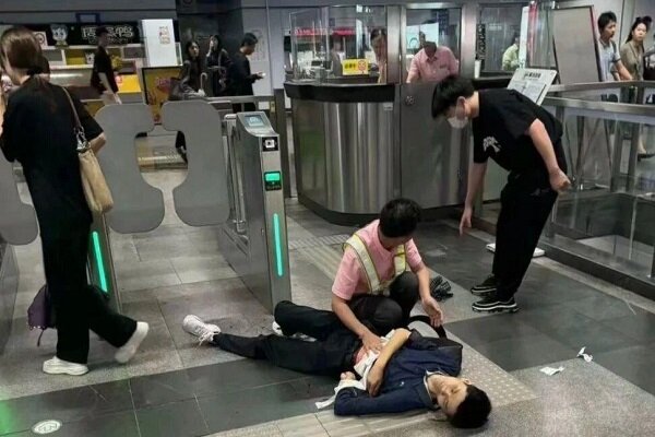 מתקפת סכינים ברכבת התחתית של שנגחאי / 3 בני אדם נפצעו
