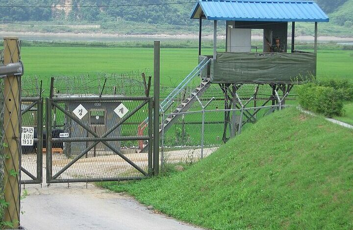 צפון קוריאה בונה חומה וחופרת את הקרקע באזור המפורז!