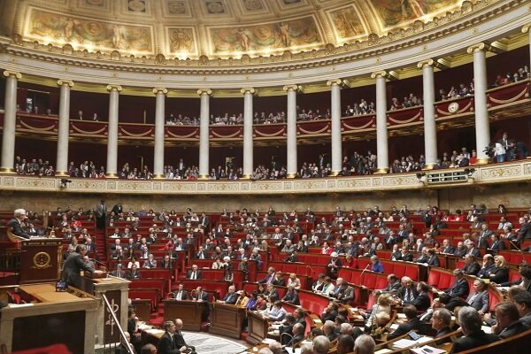 תחילת הסיבוב הראשון של הבחירות לפרלמנט בצרפת
