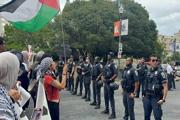 המשטרה מתנגשת עם יריביו של נתניהו מול הקונגרס/האריס, הנעדר הגדול מהנאום