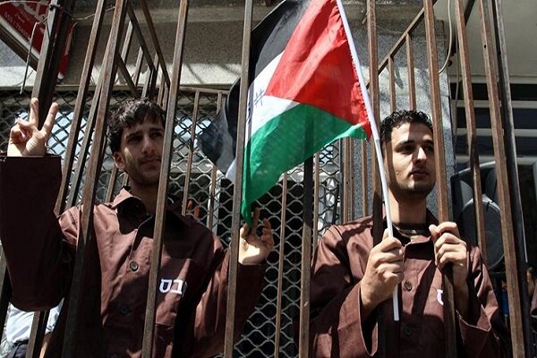 שחרור עשרות אסירים פלסטינים עקב מילוי בתי הכלא של המשטר הציוני