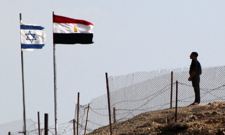 מצרים מזהירה את אזרחיה מפני ניסיונות פריצה ישראליים לטלפונים חכמים /מצרים , ישראל , סייבר , פריצה , תוכנות ריגול