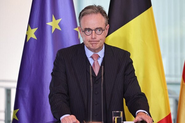 בלגיה מזהירה מפני קריסה של מוסד פיננסי אירופי בתגובה לפעולת תגמול רוסית /בלגיה , רוסיה , האיחוד האירופי , כלכלה , יורוקליר